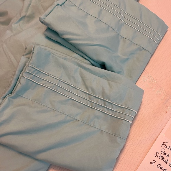 Light Green FULL Bed Sheet Set - Picture 4 of 4